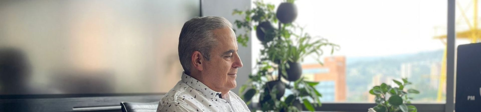 Dr. Adolfo León Uribe Mesa